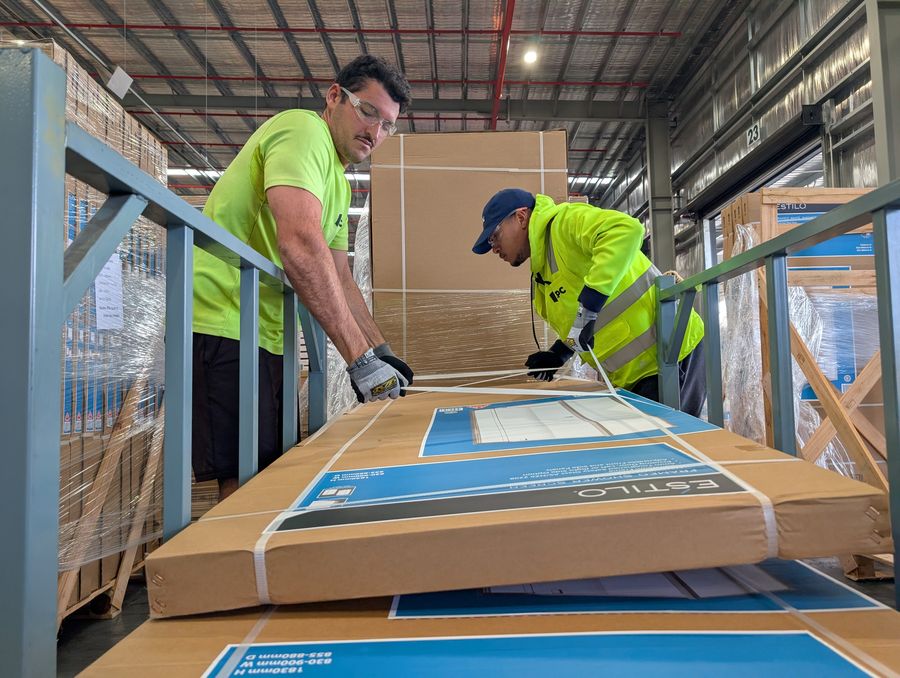 3PC crew member unloading a container