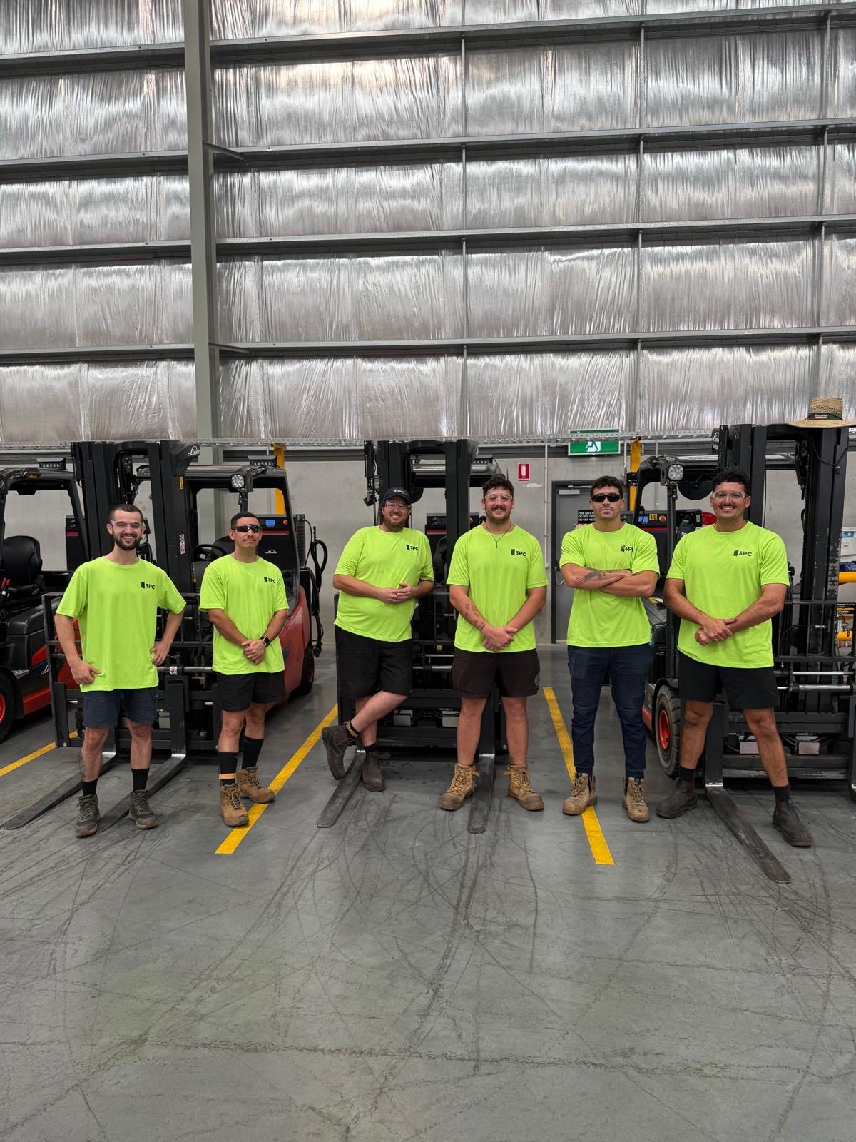 3PC forklift and MHE operations in a warehouse